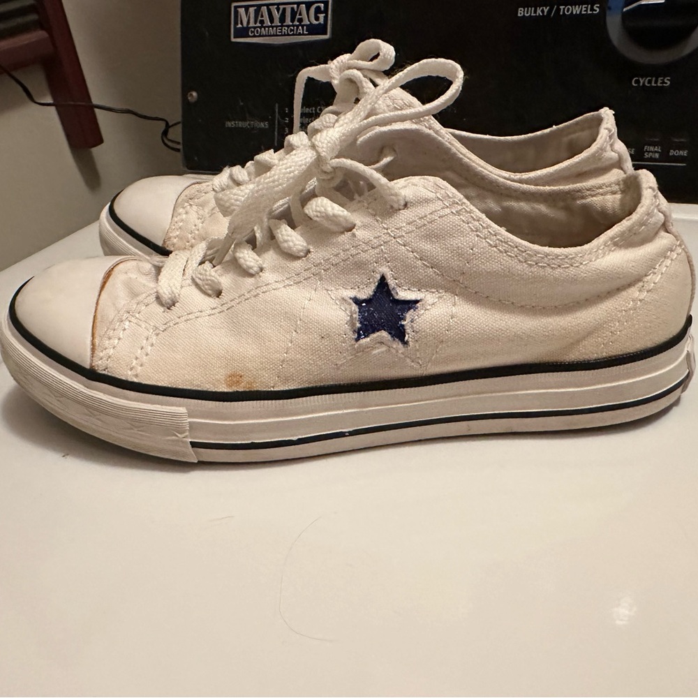 Converse Off-White Sneakers with Navy Star